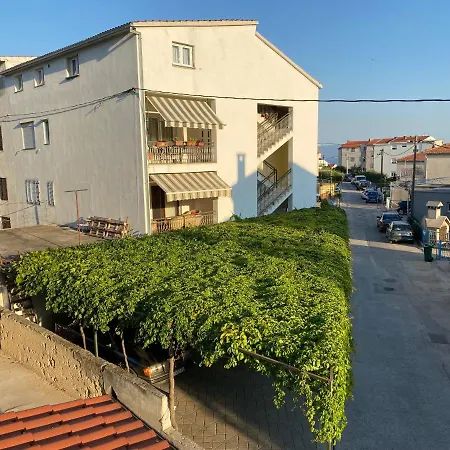 Attractive High Quality Friendly